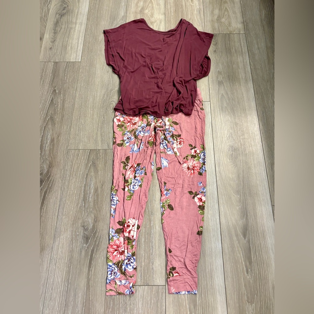 LATCHED MAMA SMALL Lounge Set